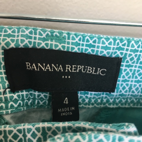 Banana Republic ~ blue patterned shorts - Picture 4 of 6